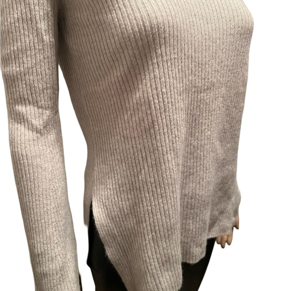 Beautiful cashmere sweater - Picture 6 of 11